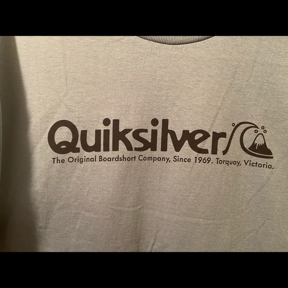 BRAND NEW men’s Quicksilver t-shirt. - Picture 2 of 3